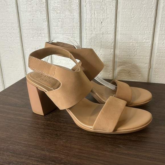 Naturalizer Next Gen Trace Sandals, size 9.5. - Picture 1 of 7